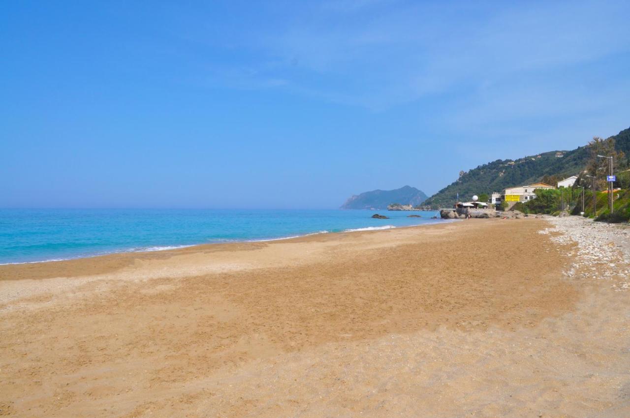 Natalia Apartment B With Panoramic Sea Views Of Agios Gordios Bay ภายนอก รูปภาพ