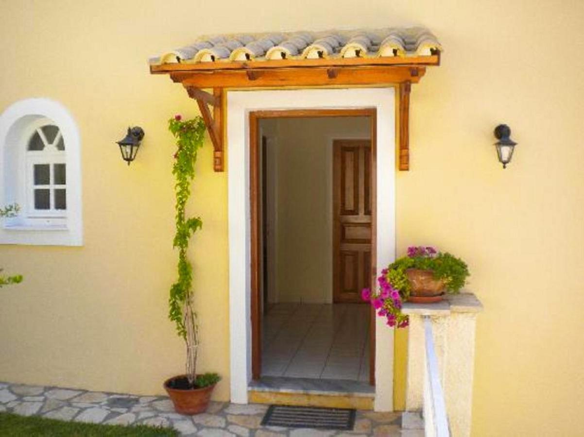 Natalia Apartment B With Panoramic Sea Views Of Agios Gordios Bay ภายนอก รูปภาพ