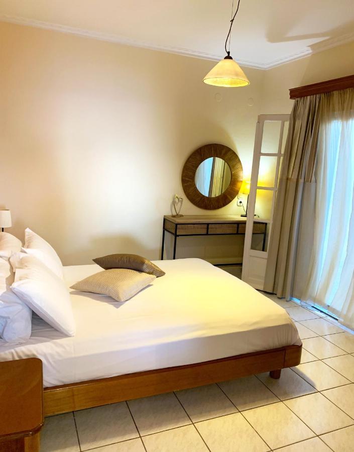 Natalia Apartment B With Panoramic Sea Views Of Agios Gordios Bay ภายนอก รูปภาพ